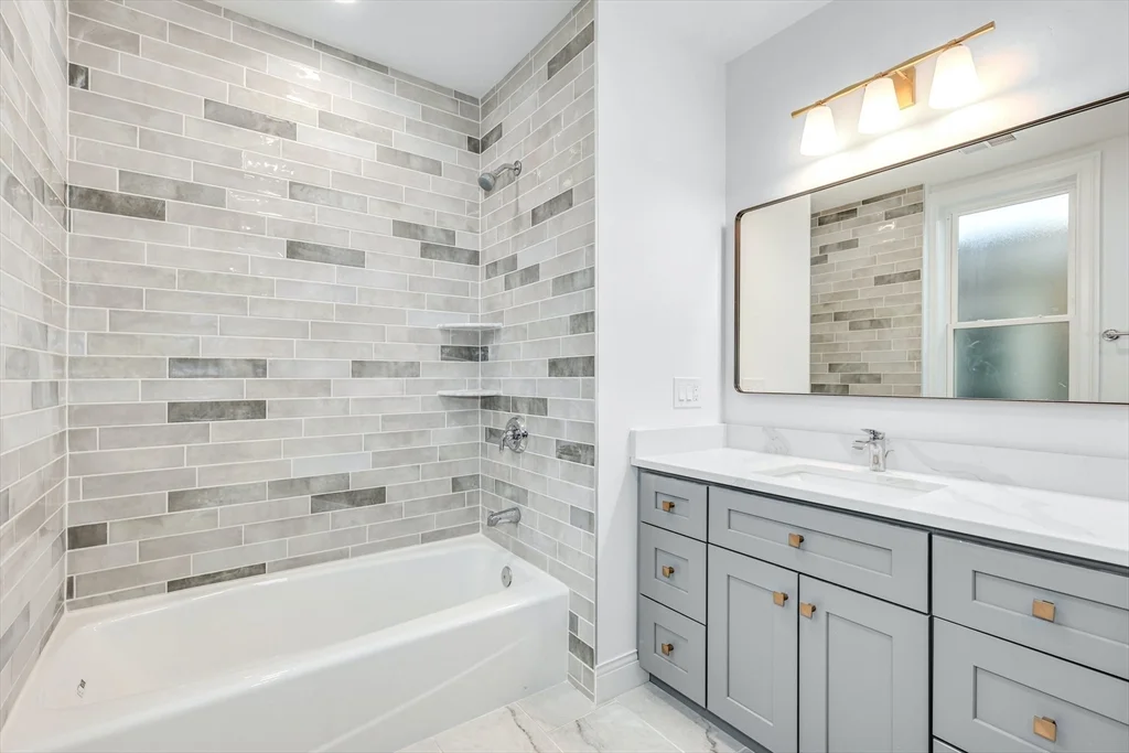 3 bed, 1 bath apartment for rent at 18 South St Unit 2, Westborough — photo 10 of 16