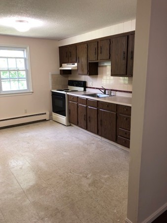 1 bed, 1 bath apartment for rent at 18 Spaulding St Unit B, Townsend — photo 3 of 8
