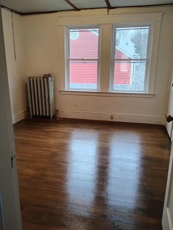 3 bed, 1 bath apartment for rent at 18 Spring St, Lexington — photo 6 of 7