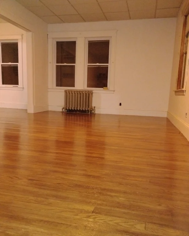 3 bed, 1 bath apartment for rent at 18 Spring St, Lexington — photo 1 of 7