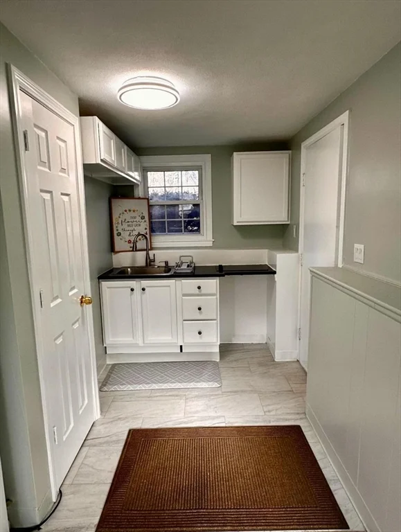 1 bed, 1 bath apartment for rent at 18 Spring Valley Rd Unit 1, Burlington — photo 2 of 10