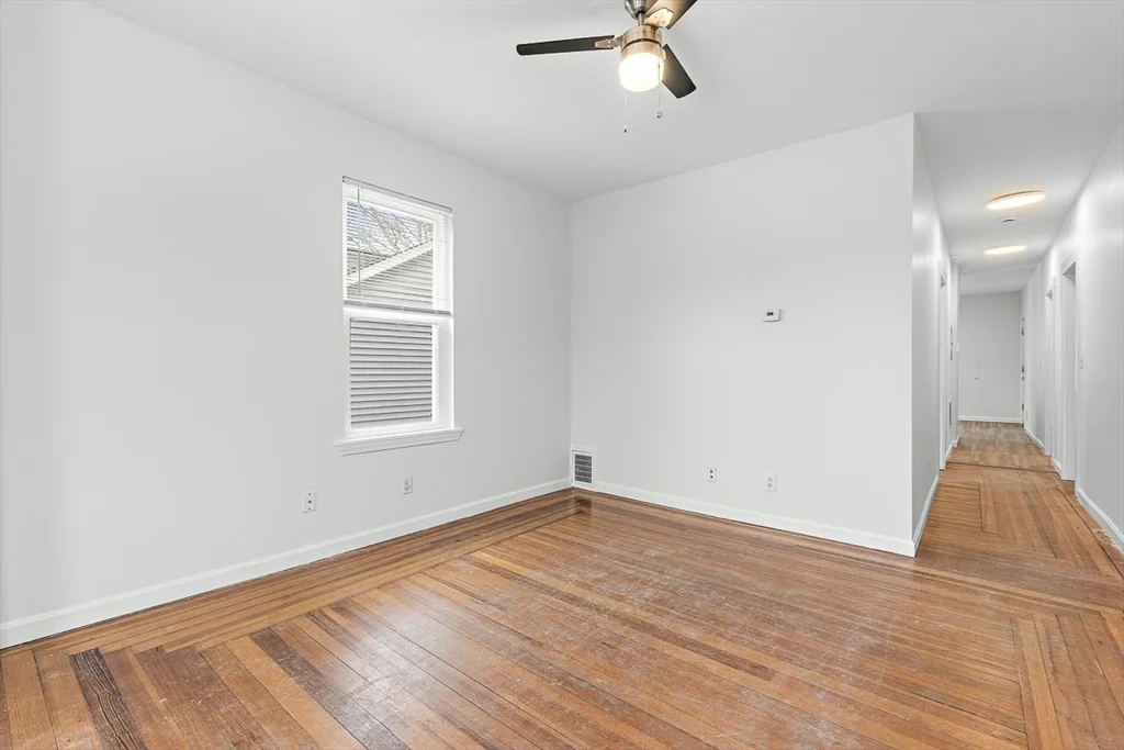3 bed, 1 bath apartment for rent at 18 St Clair St Unit 2, East Lynn — photo 11 of 20