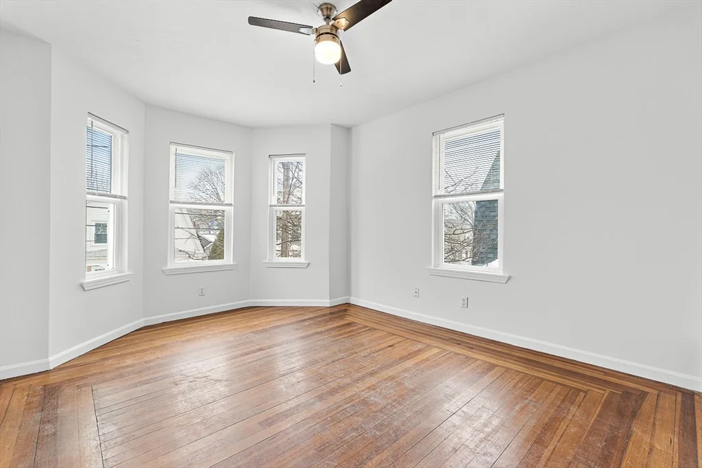 3 bed, 1 bath apartment for rent at 18 St Clair St Unit 2, East Lynn — photo 10 of 20