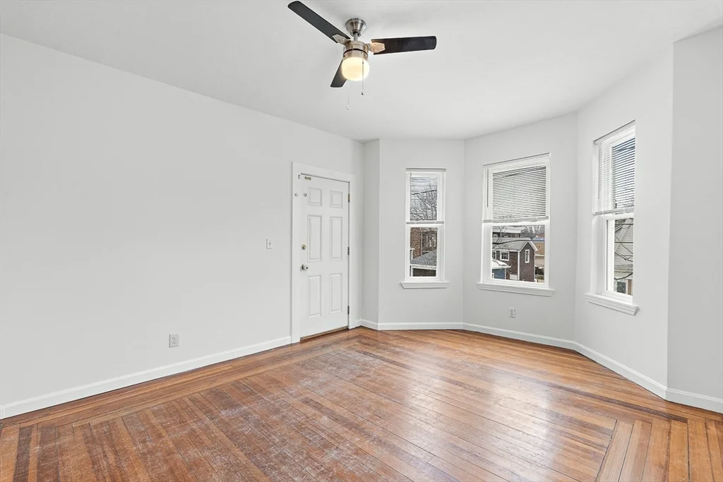 3 bed, 1 bath apartment for rent at 18 St Clair St Unit 2, East Lynn — photo 9 of 20