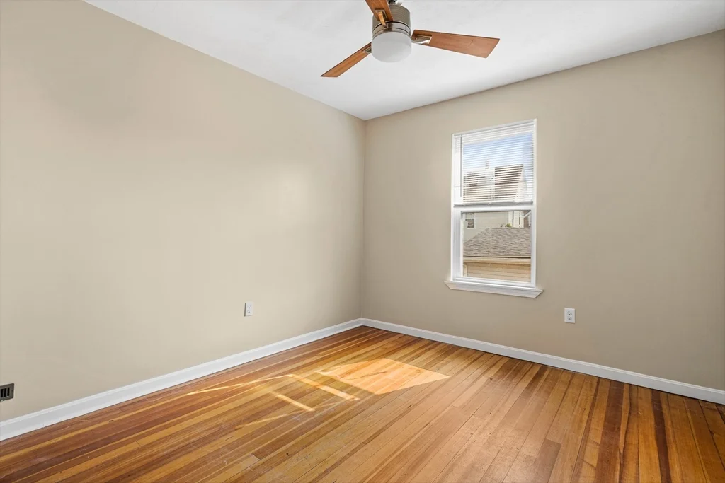 3 bed, 1 bath apartment for rent at 18 St Clair St Unit 3, East Lynn — photo 16 of 36