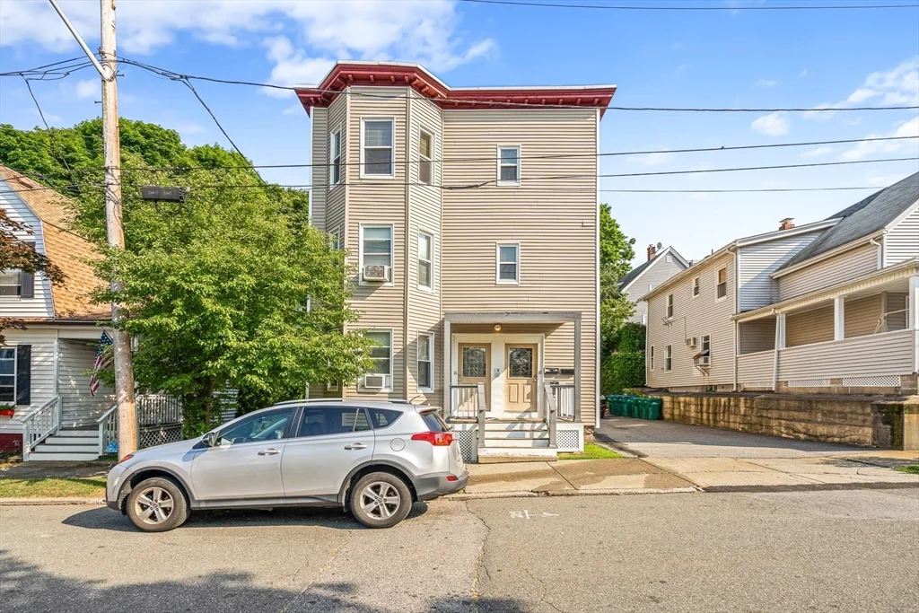 3 bed, 1 bath apartment for rent at 18 St Clair St Unit 3, East Lynn — photo 22 of 36