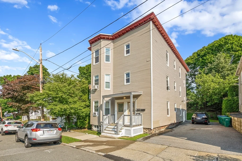 3 bed, 1 bath apartment for rent at 18 St Clair St Unit 3, East Lynn — photo 20 of 36