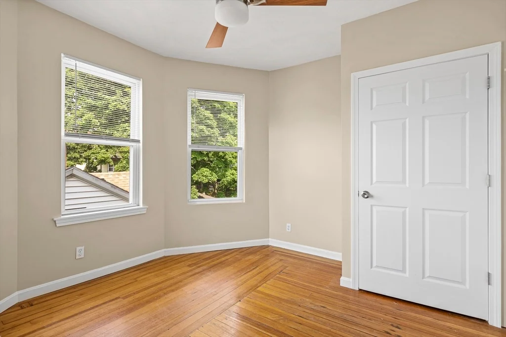 3 bed, 1 bath apartment for rent at 18 St Clair St Unit 3, East Lynn — photo 14 of 36