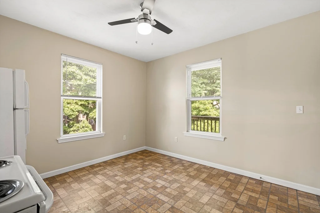 3 bed, 1 bath apartment for rent at 18 St Clair St Unit 3, East Lynn — photo 12 of 36