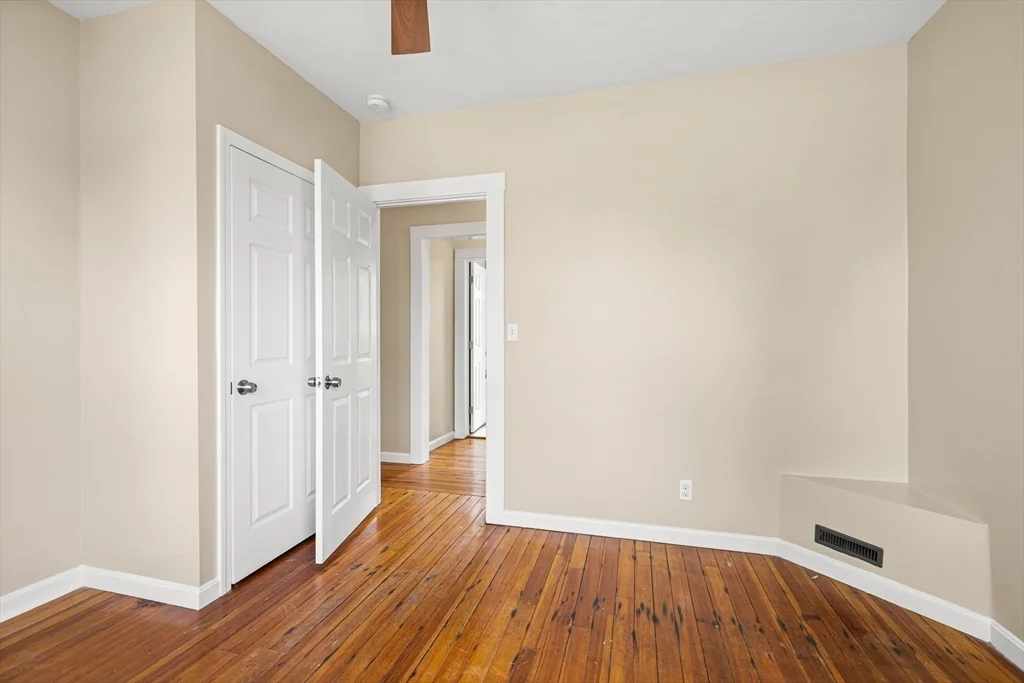 3 bed, 1 bath apartment for rent at 18 St Clair St Unit 3, East Lynn — photo 19 of 36