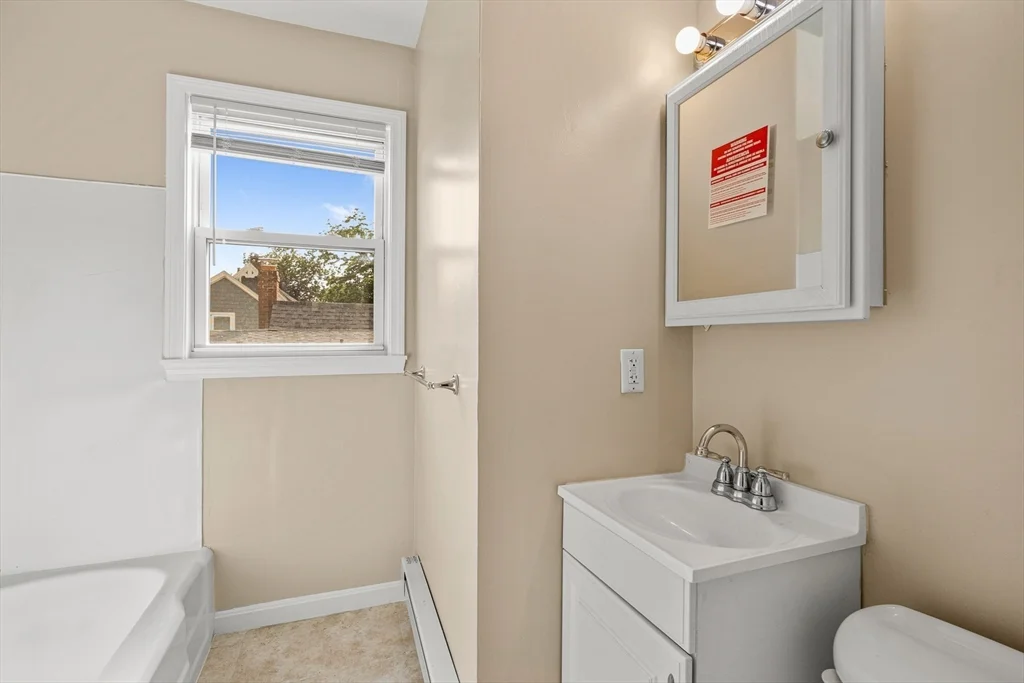 3 bed, 1 bath apartment for rent at 18 St Clair St Unit 3, East Lynn — photo 13 of 36
