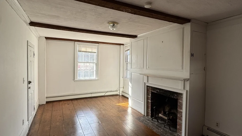2 bed, 1 bath apartment for rent at 18 State St Unit 1, Old Town — photo 2 of 16