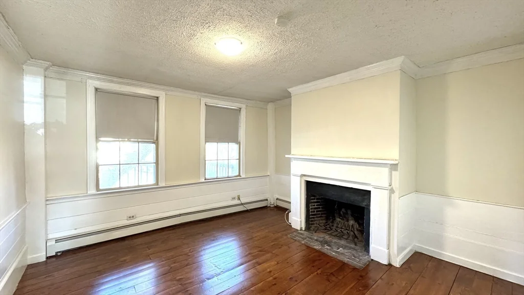 2 bed, 1 bath apartment for rent at 18 State St Unit 1, Old Town — photo 10 of 16