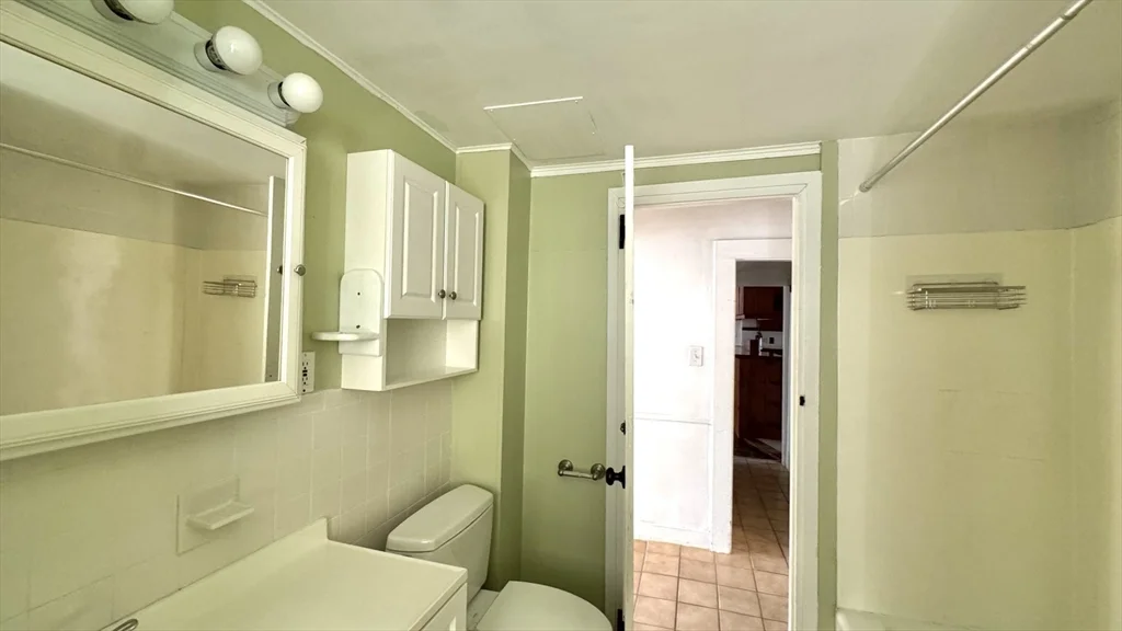 2 bed, 1 bath apartment for rent at 18 State St Unit 1, Old Town — photo 13 of 16