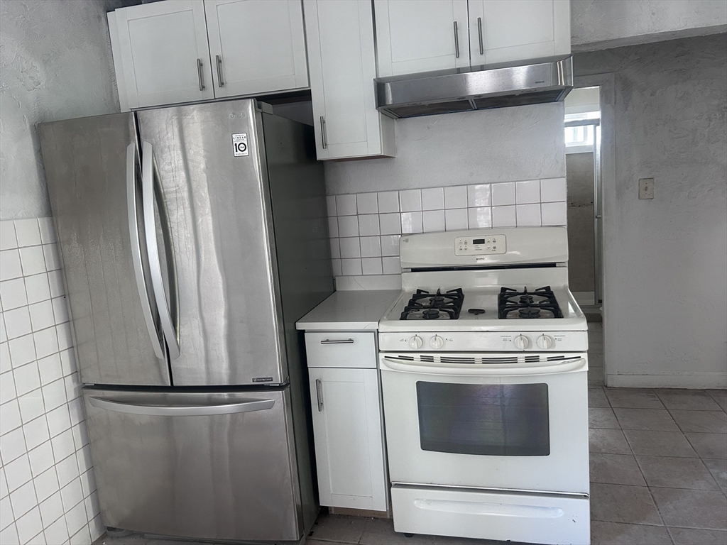 2 bed, 1 bath apartment for rent at 18 Stellman Rd Unit 1, Roslindale — photo 6 of 8