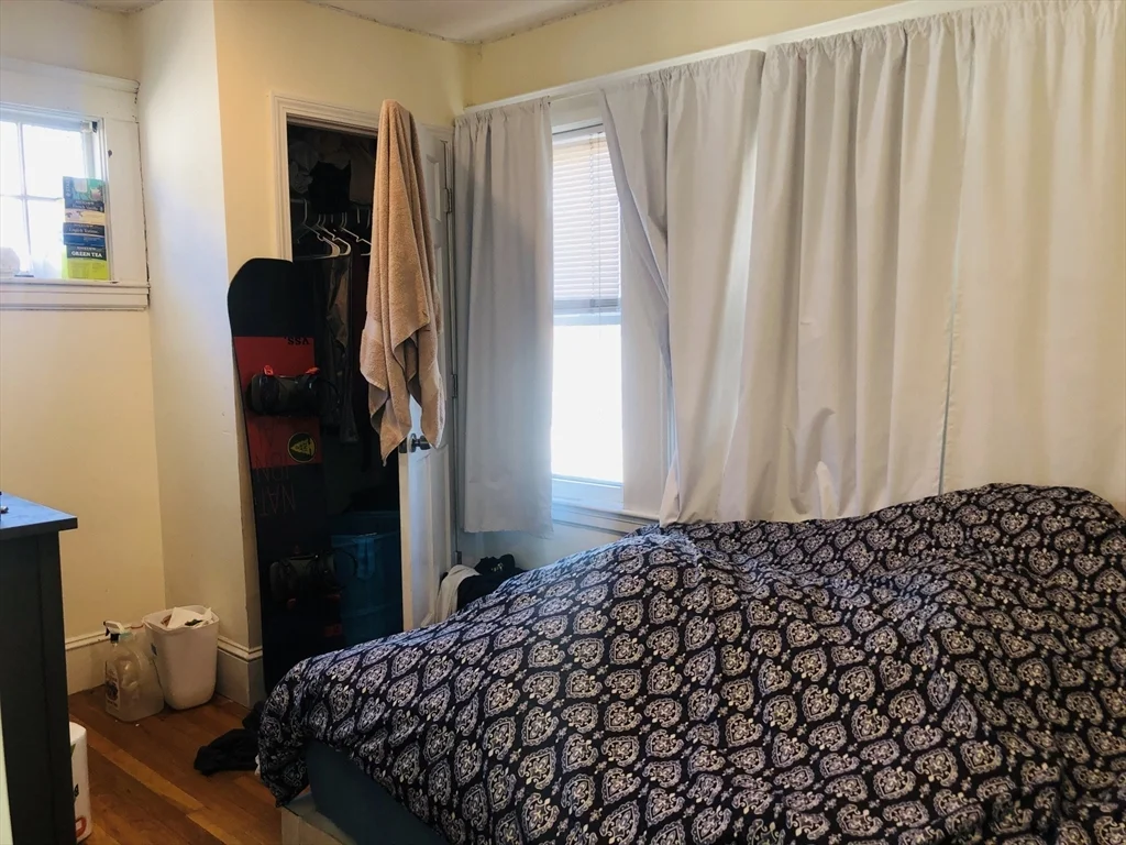 6 bed, 2 bath apartment for rent at 18 Stockwell St Unit 18, Mission Hill — photo 5 of 13