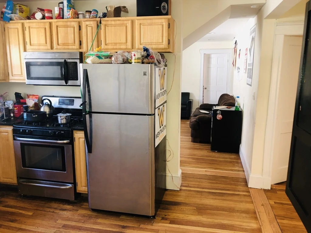 6 bed, 2 bath apartment for rent at 18 Stockwell St Unit 18, Mission Hill
