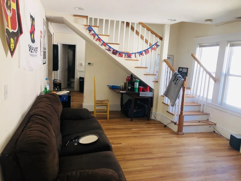 6 bed, 2 bath apartment for rent at 18 Stockwell St Unit 18, Mission Hill — photo 3 of 13