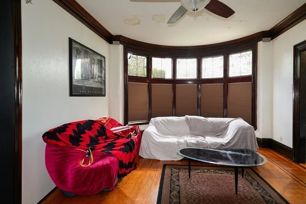 2 bed, 1 bath apartment for rent at 18 Summit Ave Unit 1, Prospect Hill — photo 2 of 7