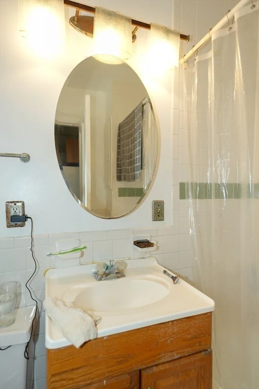 2 bed, 1 bath apartment for rent at 18 Summit Ave Unit 1, Prospect Hill — photo 4 of 7