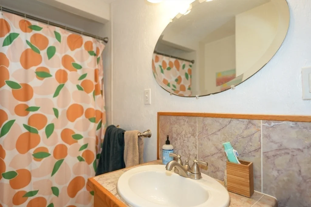 2 bed, 1 bath apartment for rent at 18 Summit Ave Unit 3, Prospect Hill — photo 6 of 8
