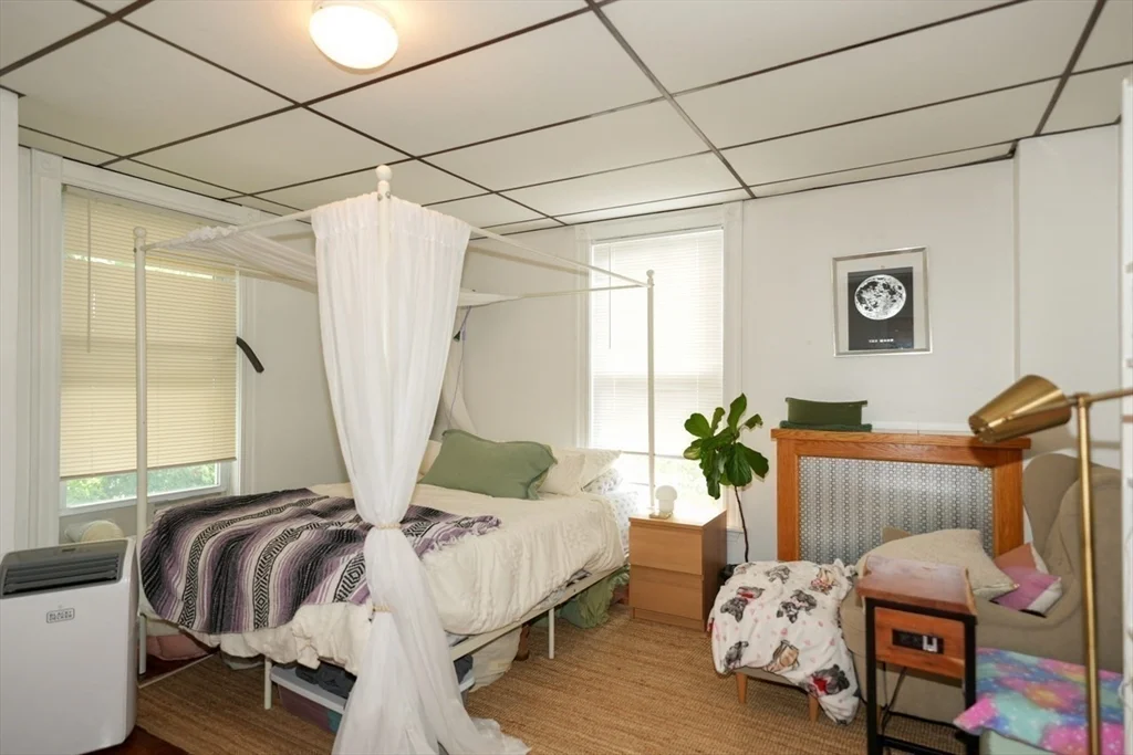 2 bed, 1 bath apartment for rent at 18 Summit Ave Unit 3, Prospect Hill — photo 4 of 8
