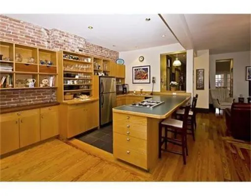 4 bed, 1 bath apartment for rent at 18 Sunset St Unit 3, Mission Hill — photo 10 of 26