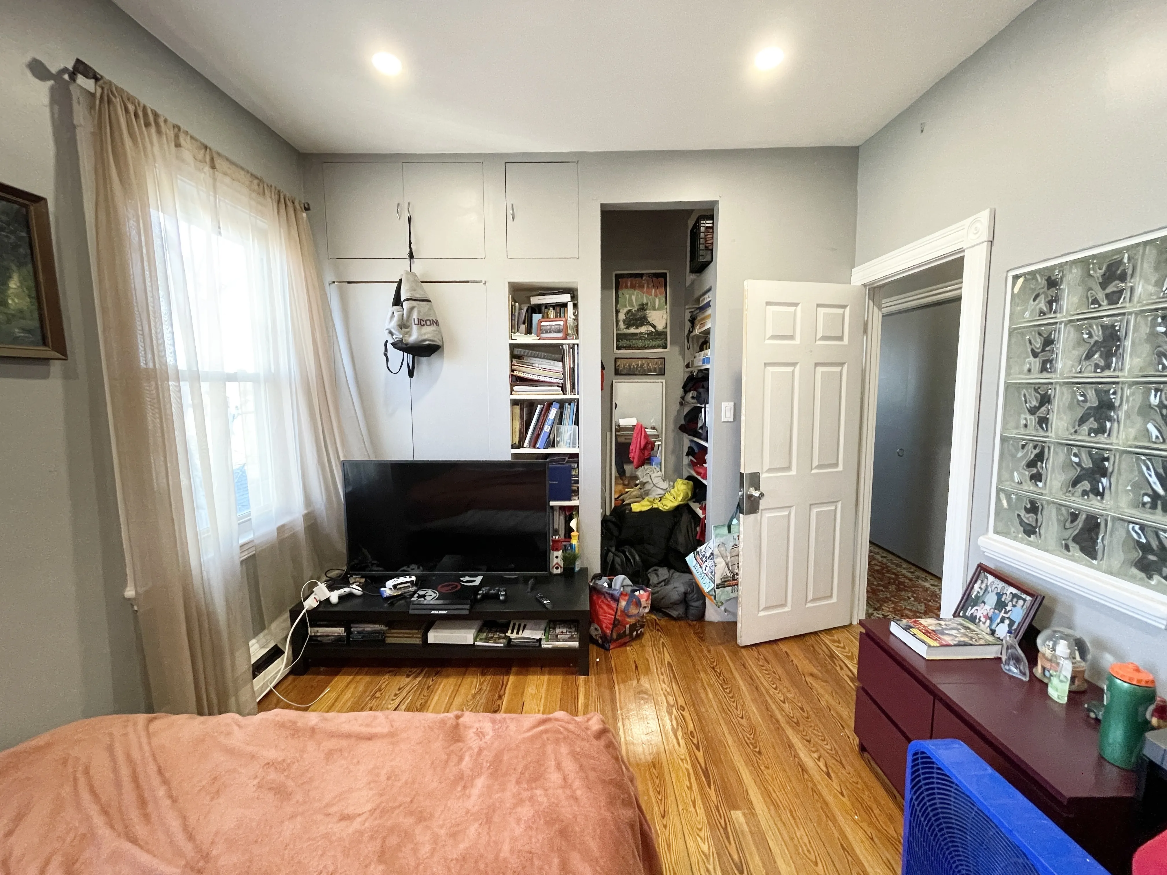4 bed, 1 bath apartment for rent at 18 Sunset St Unit 3, Mission Hill — photo 17 of 26