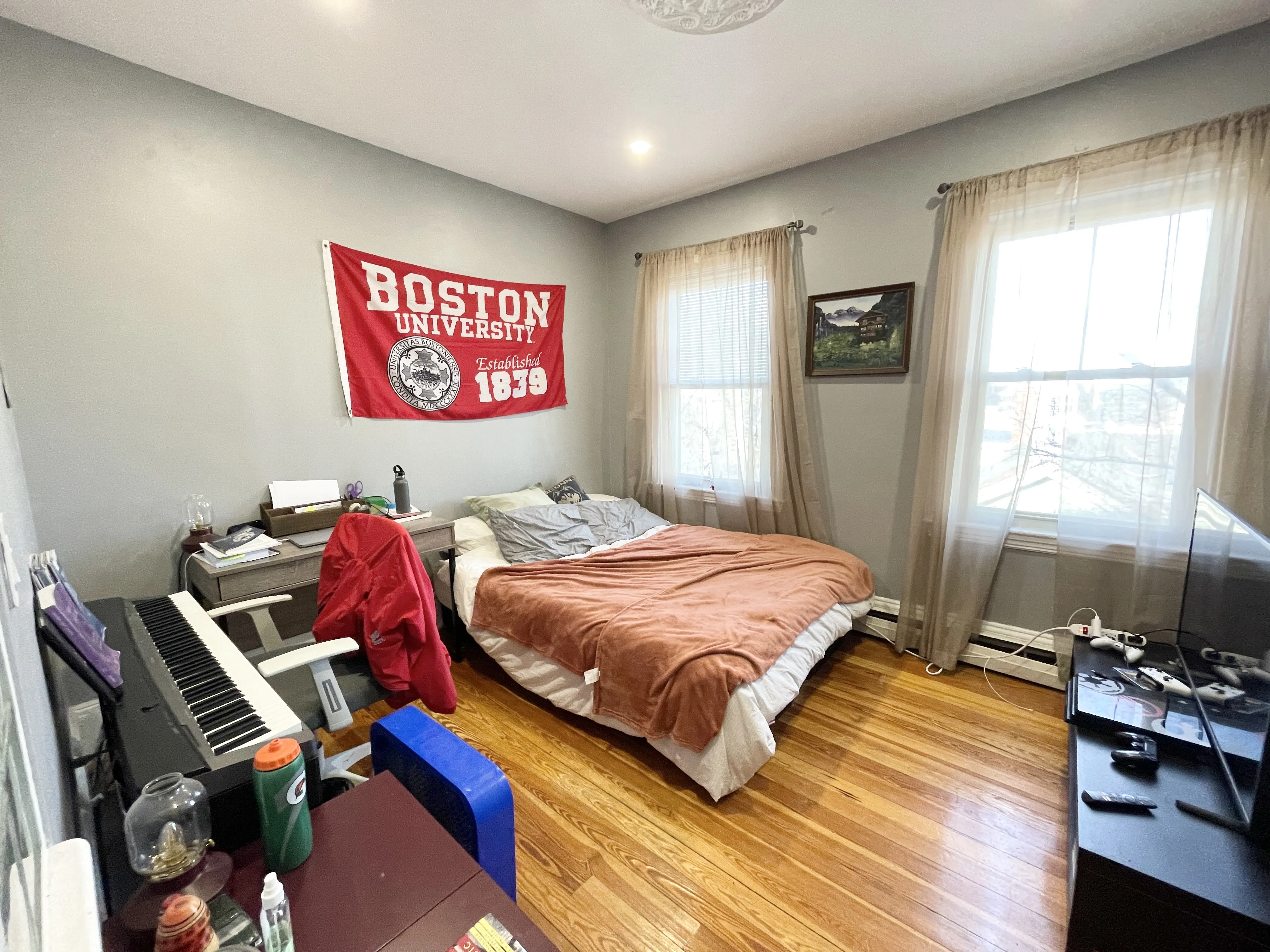4 bed, 1 bath apartment for rent at 18 Sunset St Unit 3, Mission Hill — photo 16 of 26