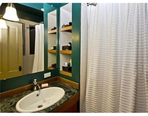 4 bed, 1 bath apartment for rent at 18 Sunset St Unit 3, Mission Hill — photo 9 of 26
