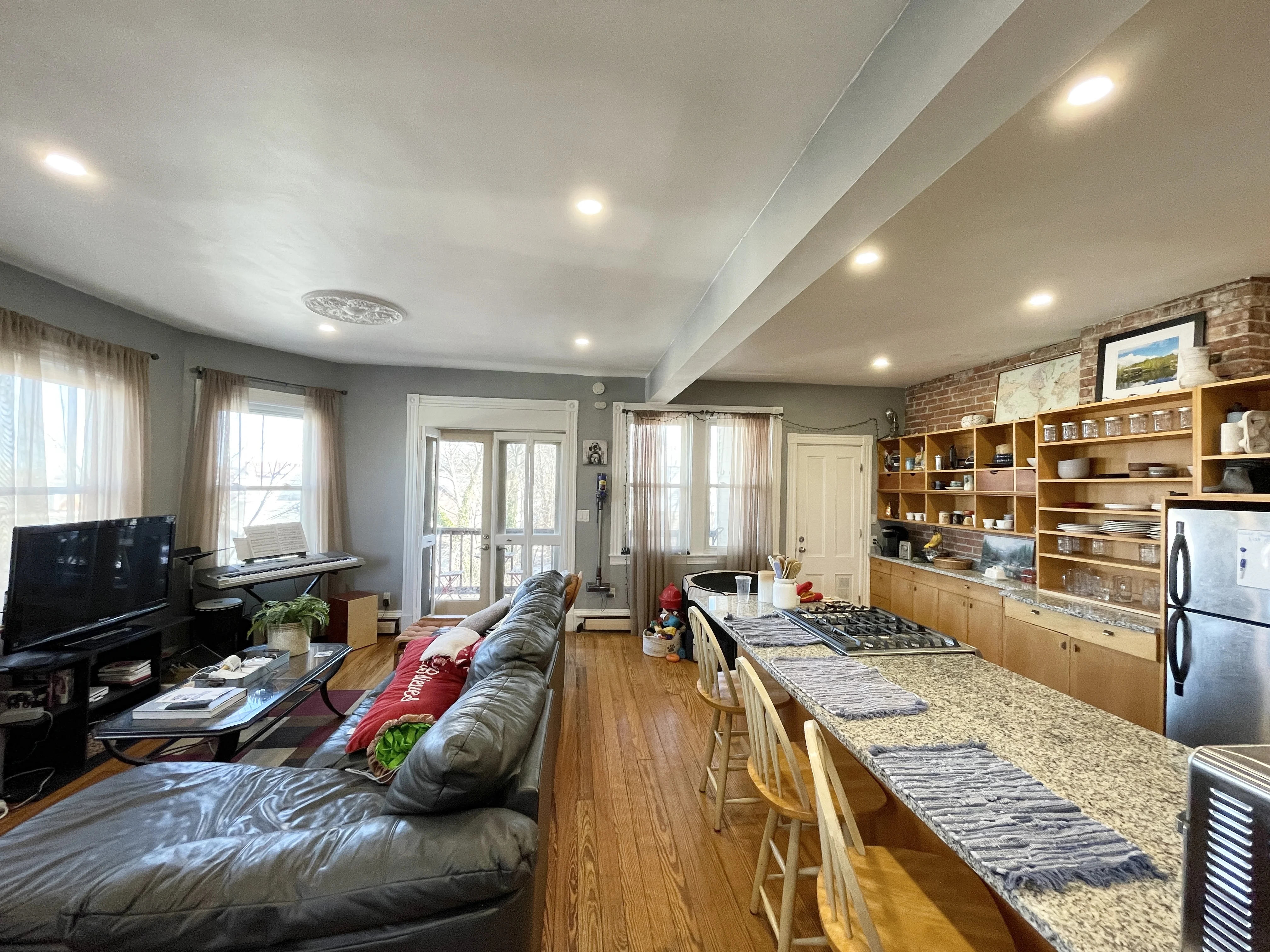4 bed, 1 bath apartment for rent at 18 Sunset St Unit 3, Mission Hill — photo 23 of 26