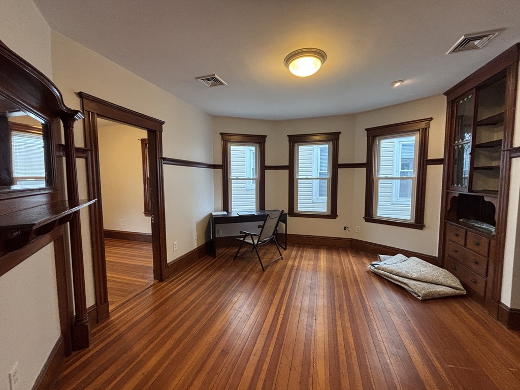 4 bed, 1 bath apartment for rent at 18 Taft St Unit 3, Dorchester — photo 3 of 8
