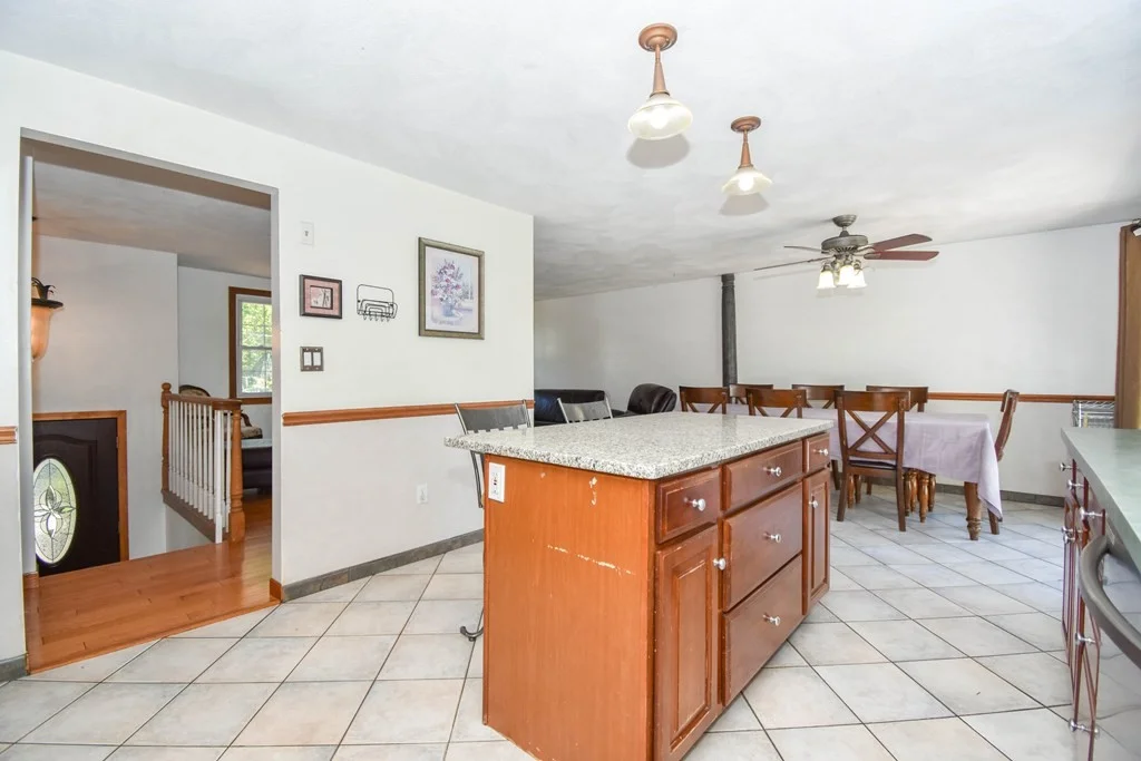 4 bed, 2 bath apartment for rent at 18 Tamar Dr, Medford — photo 3 of 30