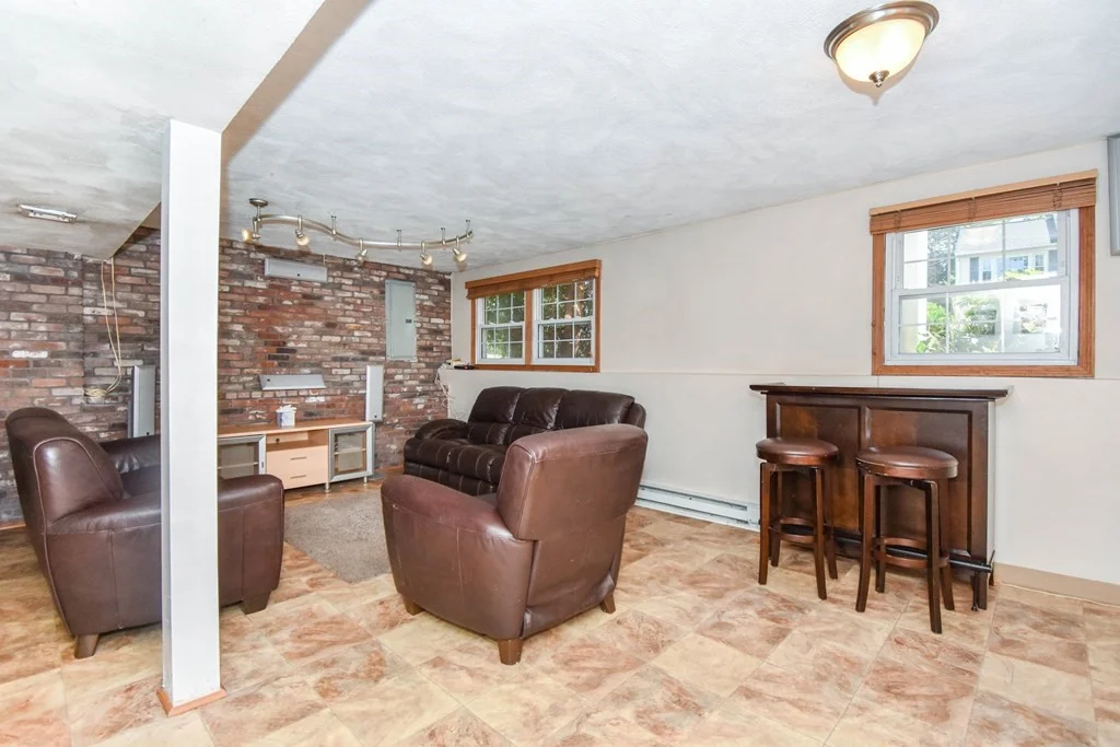 4 bed, 2 bath apartment for rent at 18 Tamar Dr Unit 1, Tufts University — photo 23 of 30