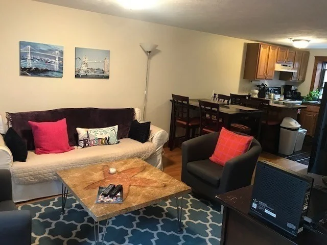 1 bed, 1 bath apartment for rent at 18 Thacher St Unit 4, North End — photo 1 of 12