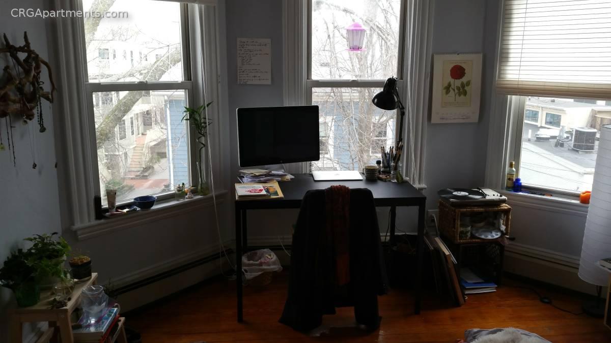 3 bed, 1 bath apartment for rent at 18 Valentine St Unit 3T, Cambridgeport — photo 3 of 7