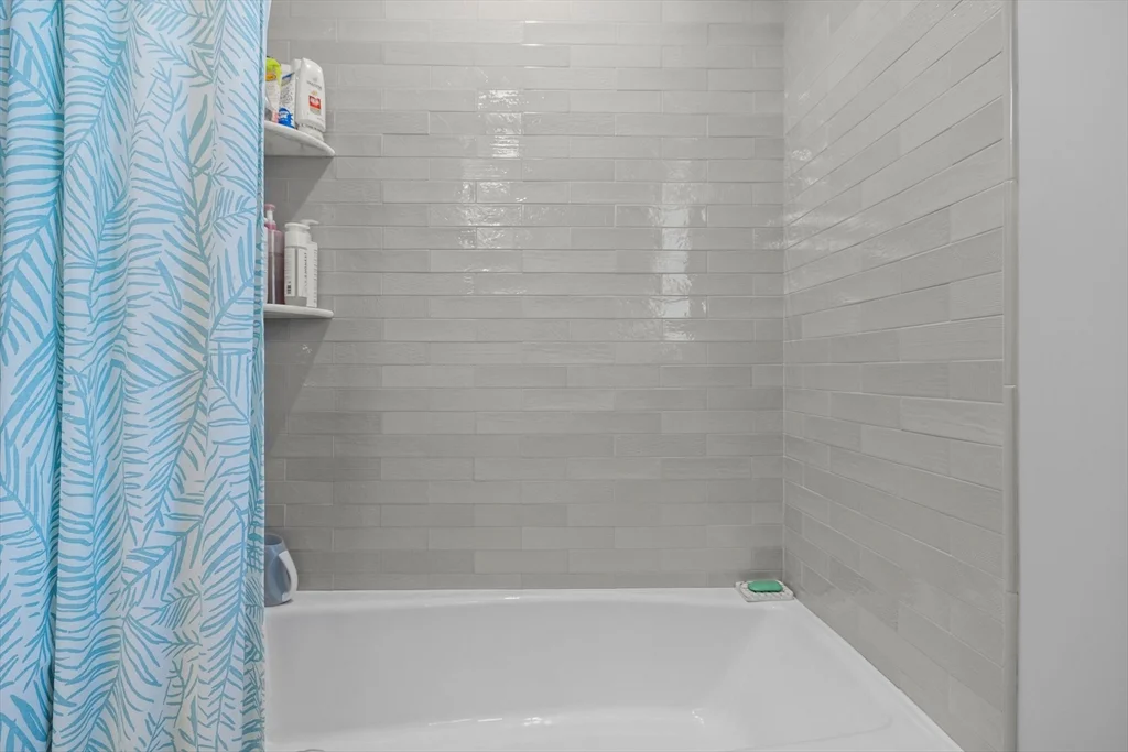 3 bed, 3 bath apartment for rent at 18 Wadsworth Ave Unit 1, Waltham — photo 23 of 28