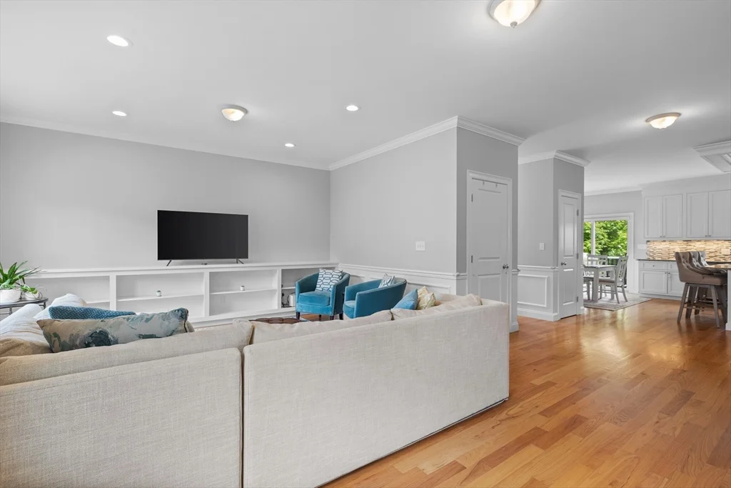 3 bed, 3 bath apartment for rent at 18 Wadsworth Ave Unit 1, Waltham — photo 14 of 28
