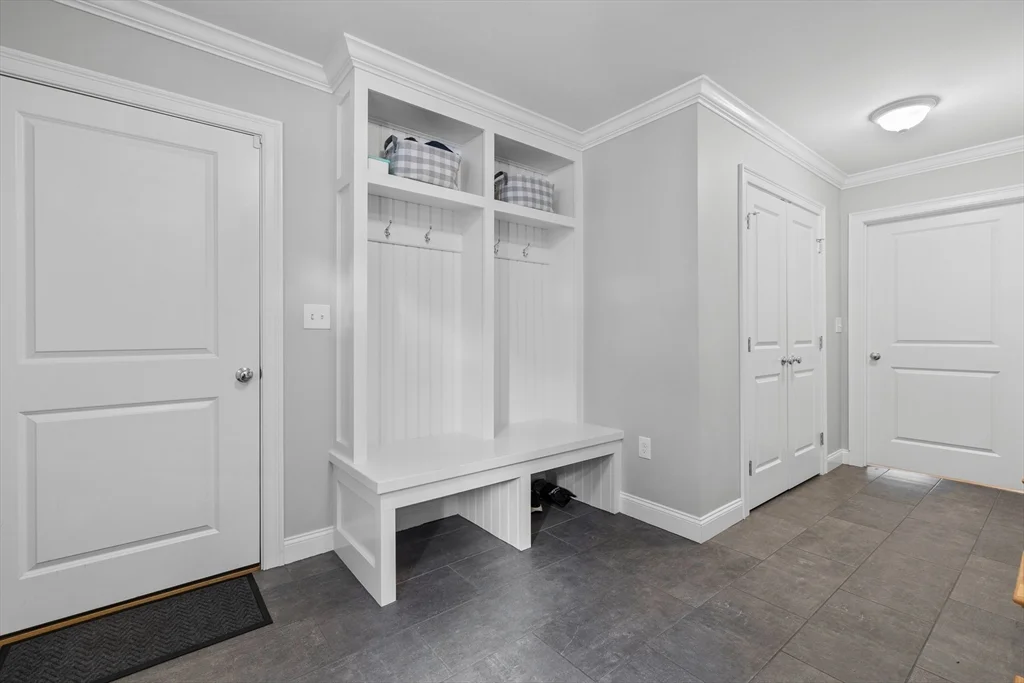 3 bed, 3 bath apartment for rent at 18 Wadsworth Ave Unit 1, Waltham — photo 7 of 28