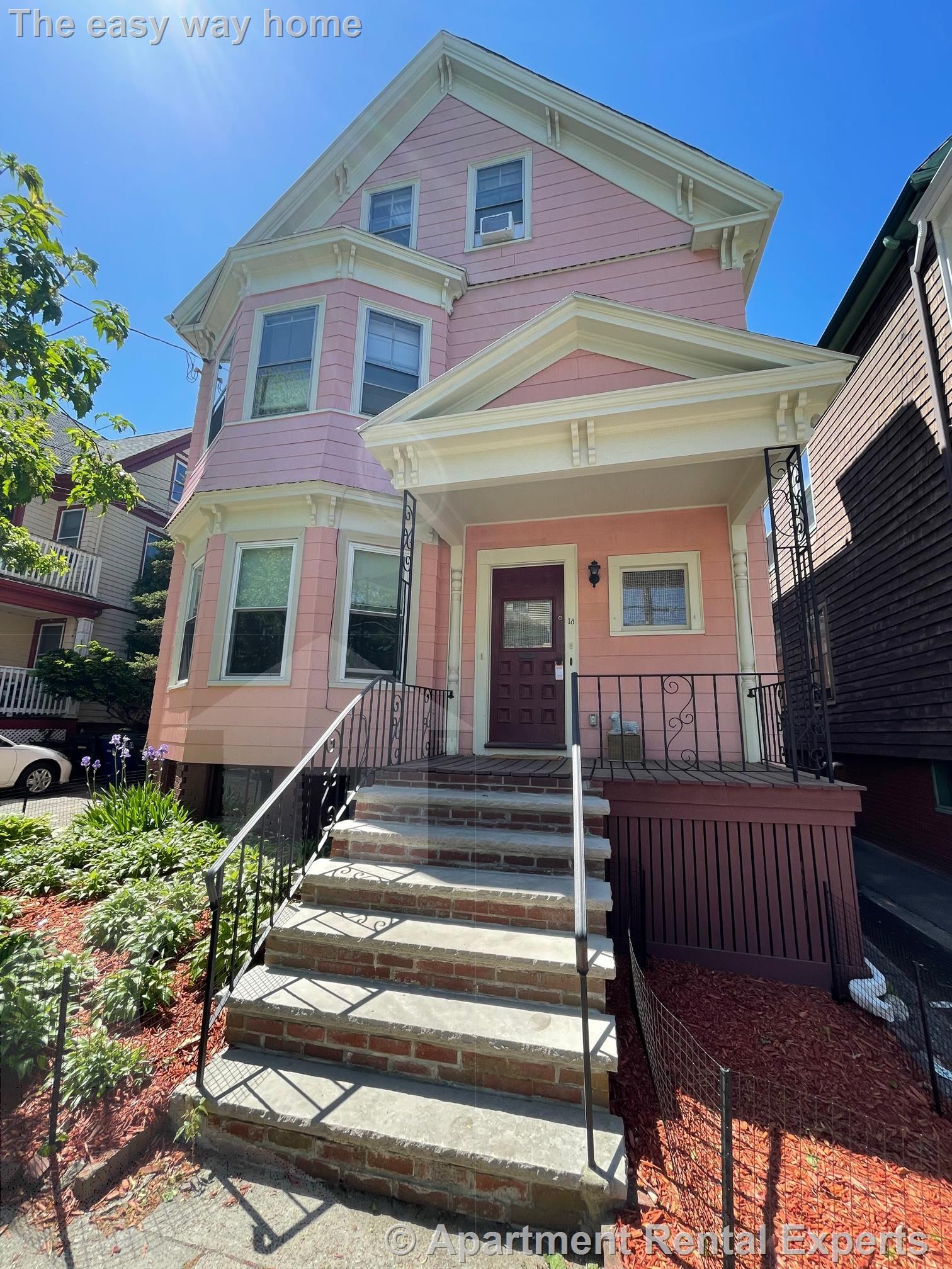 Studio bed, 1 bath apartment for rent at 18 Waldo St Unit 2, Spring Hill — photo 1 of 7