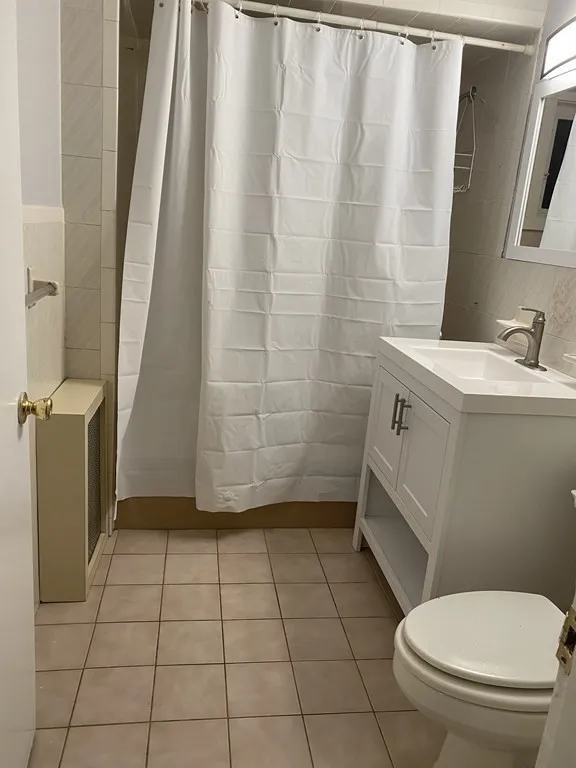 5 bed, 2 bath apartment for rent at 18 Walnut Rd Unit 2, Winter Hill — photo 15 of 16