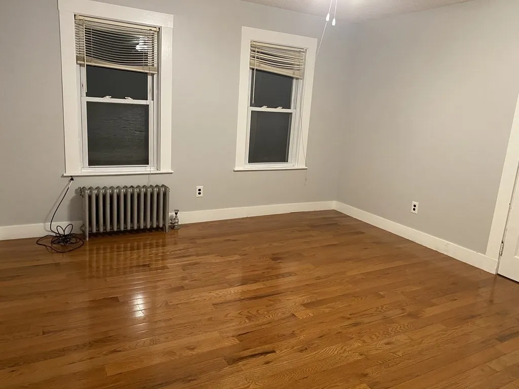5 bed, 2 bath apartment for rent at 18 Walnut Rd Unit 2, Winter Hill — photo 9 of 16