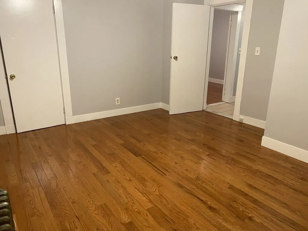 5 bed, 2 bath apartment for rent at 18 Walnut Rd Unit 2, Winter Hill — photo 7 of 16