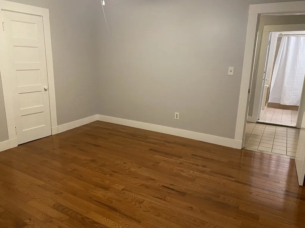 5 bed, 2 bath apartment for rent at 18 Walnut Rd Unit 2, Winter Hill — photo 13 of 16