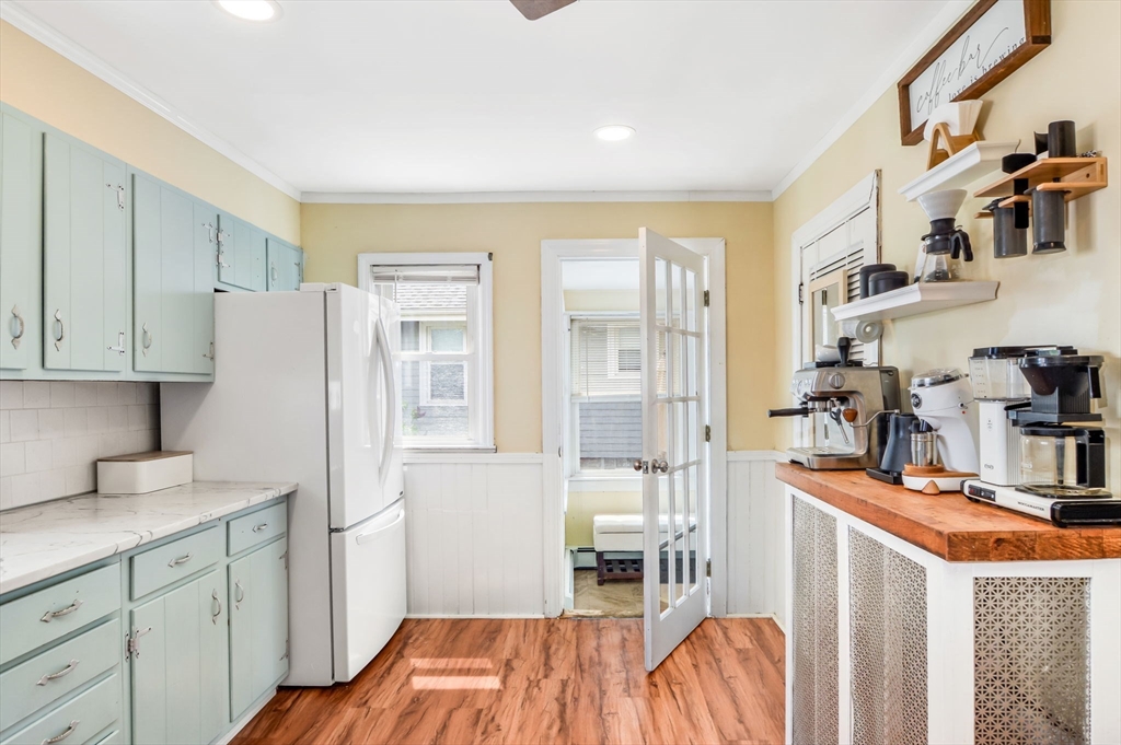 3 bed, 1 bath apartment for rent at 18 Washington Ave, New Bedford — photo 16 of 29