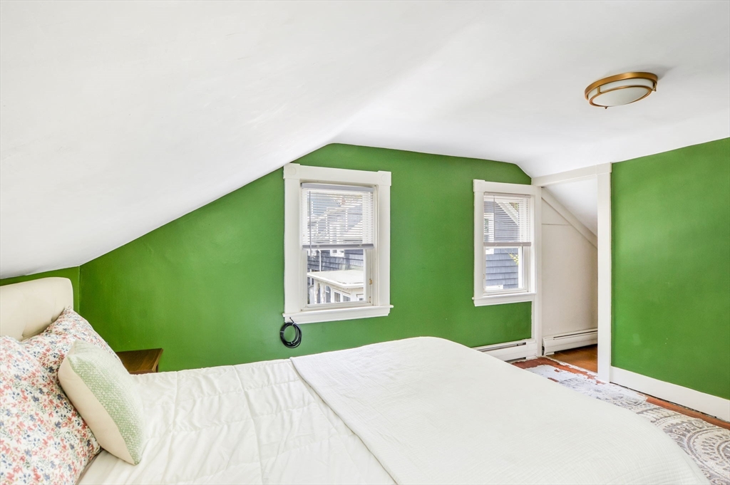 3 bed, 1 bath apartment for rent at 18 Washington Ave, New Bedford — photo 24 of 29