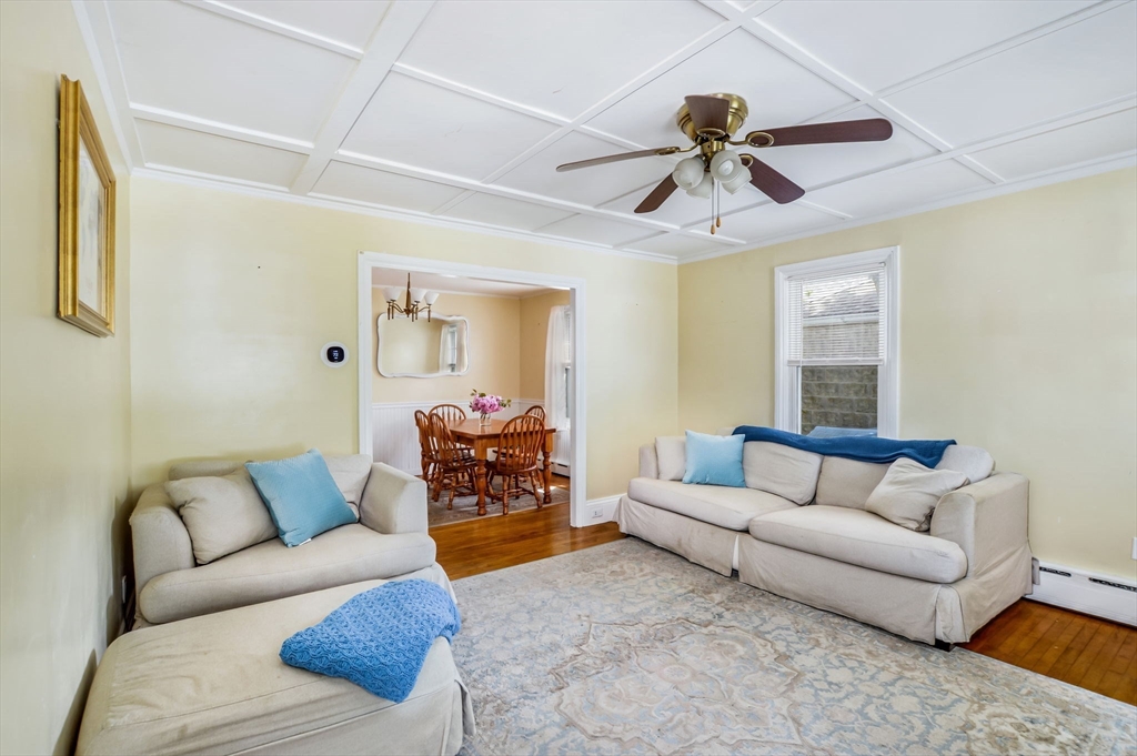 3 bed, 1 bath apartment for rent at 18 Washington Ave, New Bedford — photo 6 of 29