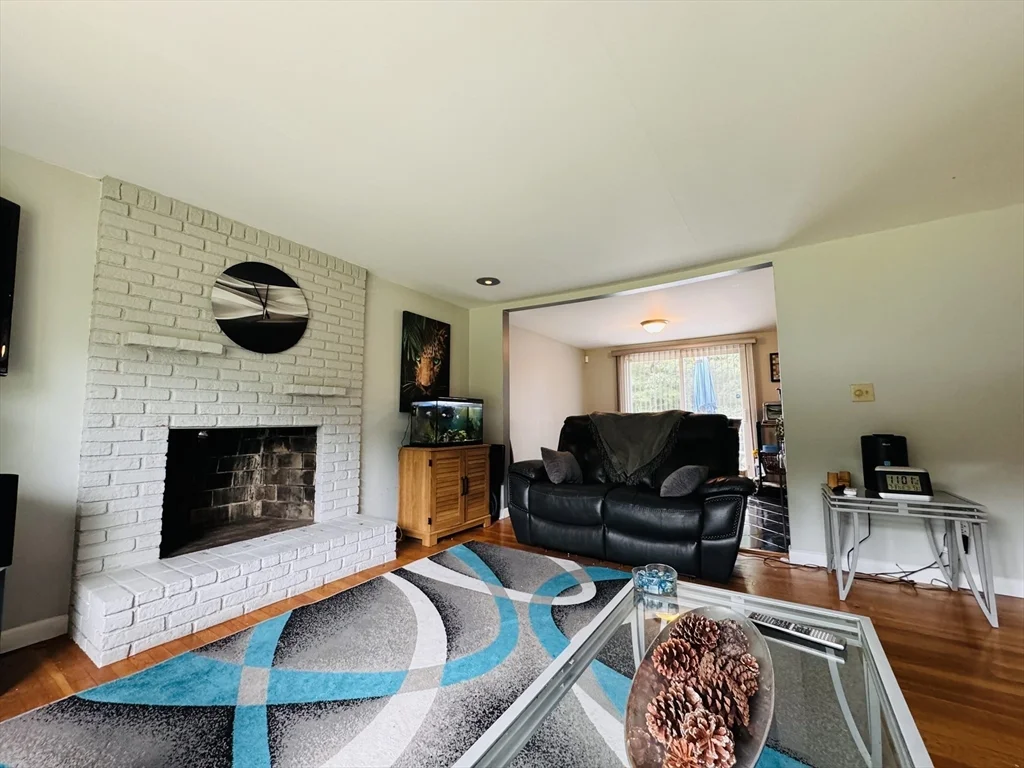 3 bed, 1 bath apartment for rent at 18 Weaver St Unit 1, West Wareham — photo 12 of 36