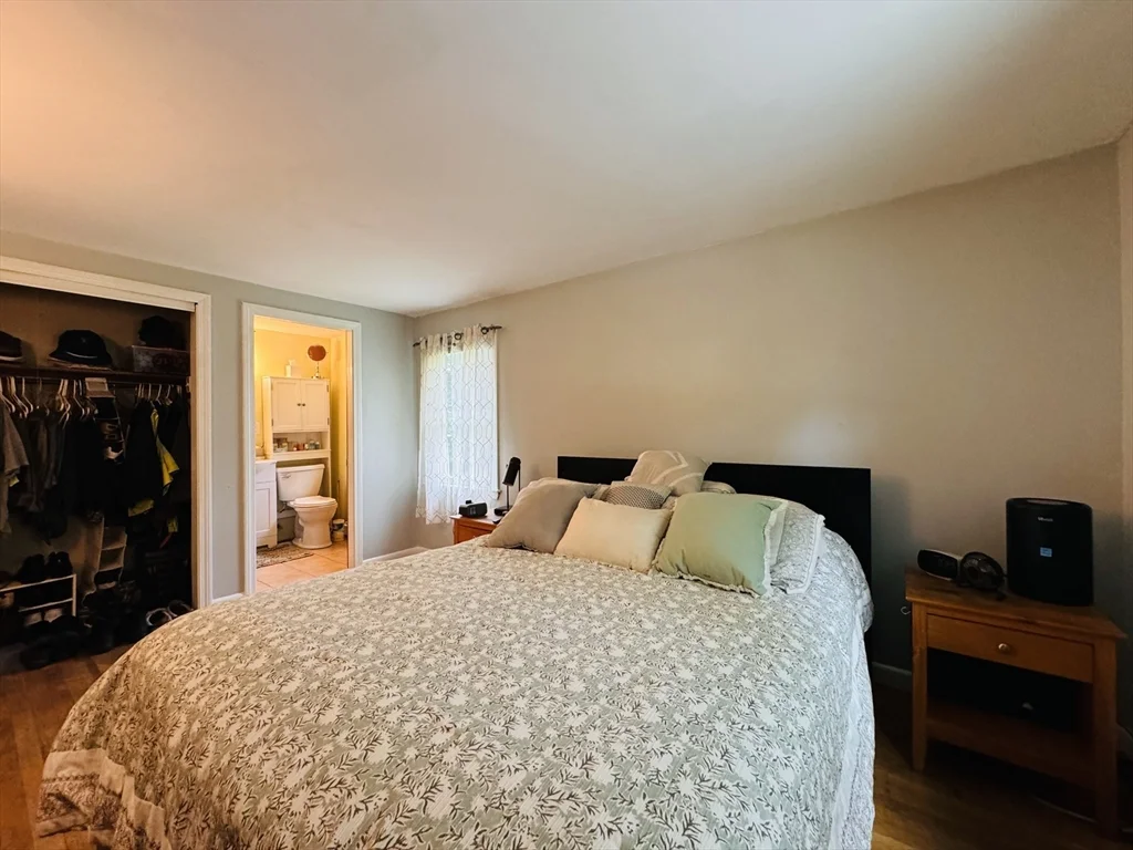 3 bed, 1 bath apartment for rent at 18 Weaver St Unit 1, West Wareham — photo 17 of 36