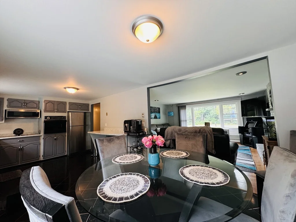 3 bed, 1 bath apartment for rent at 18 Weaver St Unit 1, West Wareham — photo 9 of 36